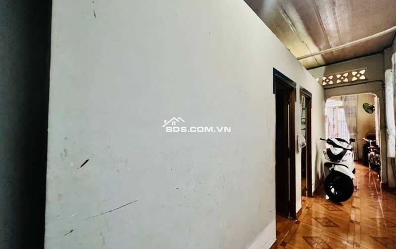 Bán nhà mặt phố Phường Phước Long (Hiệp Phú, Q.9 cũ) ngang 6m, DT 95m2, 1 trệt, 2PN. Sổ hồng, giá 6.99 tỷ. LH: 0933125879